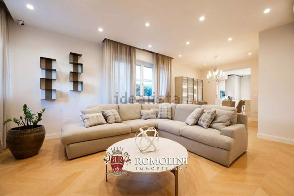 casa indipendente in vendita a Pietrasanta in zona Fiumetto
