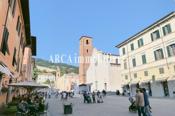 intera palazzina in vendita a Pietrasanta