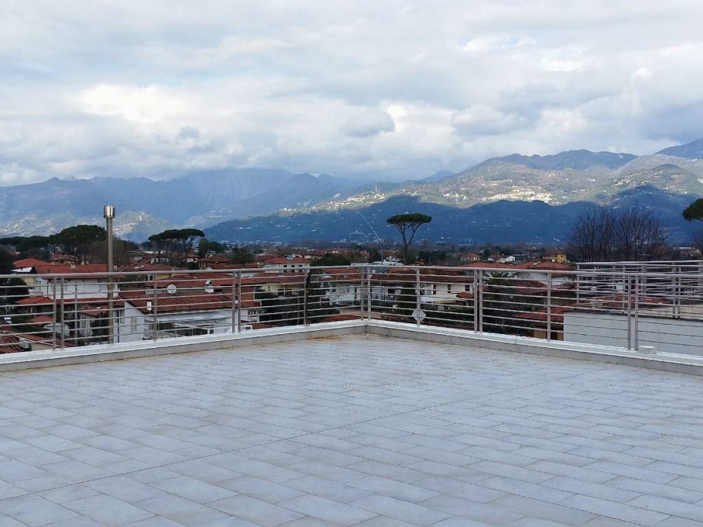 appartamento in vendita a Pietrasanta in zona Focette