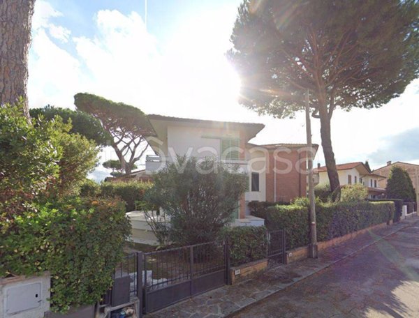 casa indipendente in vendita a Pietrasanta in zona Vignone