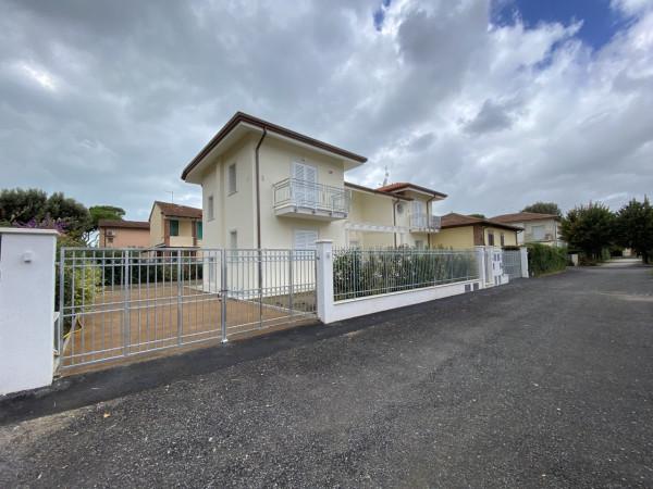 casa indipendente in vendita a Pietrasanta in zona Marina di Pietrasanta