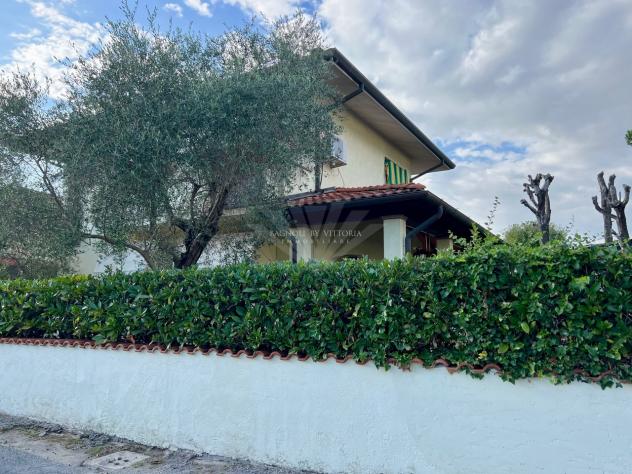 casa indipendente in vendita a Pietrasanta in zona Marina di Pietrasanta
