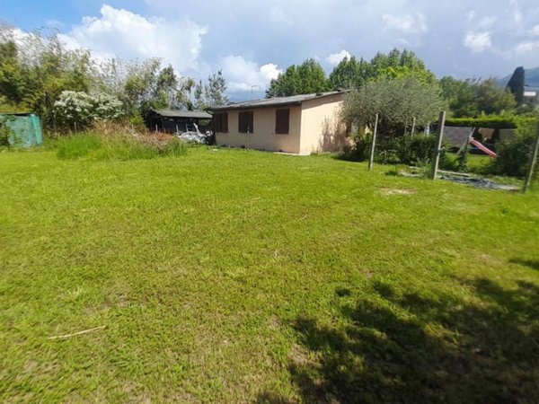 casa indipendente in vendita a Pietrasanta
