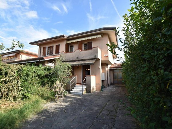 casa indipendente in vendita a Pietrasanta