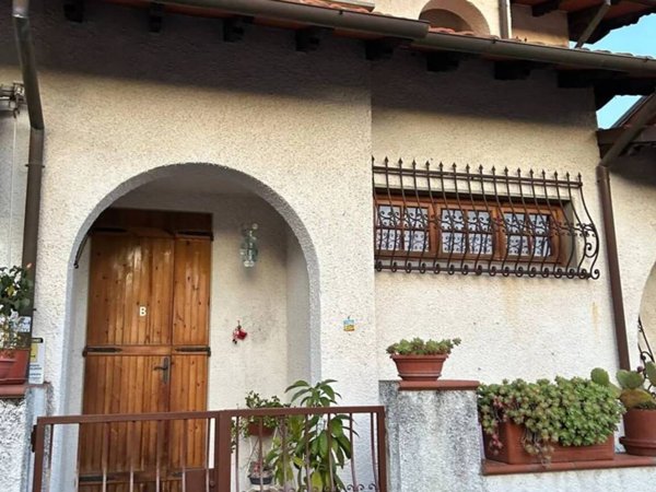 casa indipendente in vendita a Pietrasanta