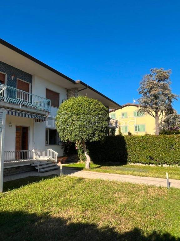 appartamento in vendita a Pietrasanta in zona Marina di Pietrasanta