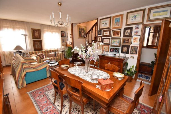 casa indipendente in vendita a Pietrasanta