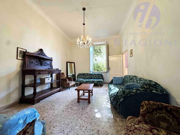casa semindipendente in vendita a Pietrasanta in zona Tonfano