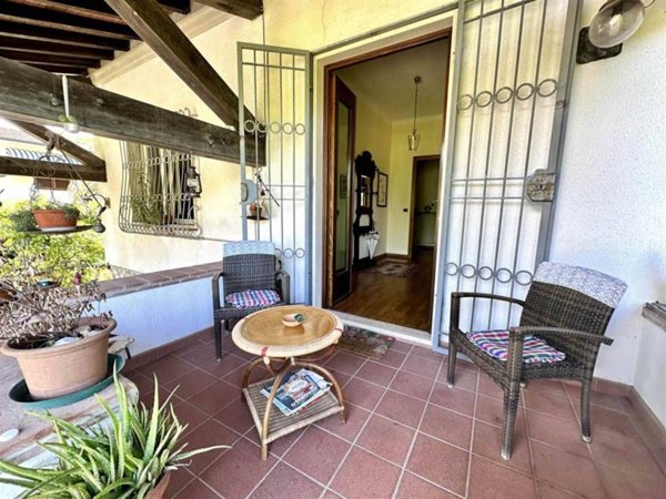 casa indipendente in vendita a Pietrasanta in zona Tonfano