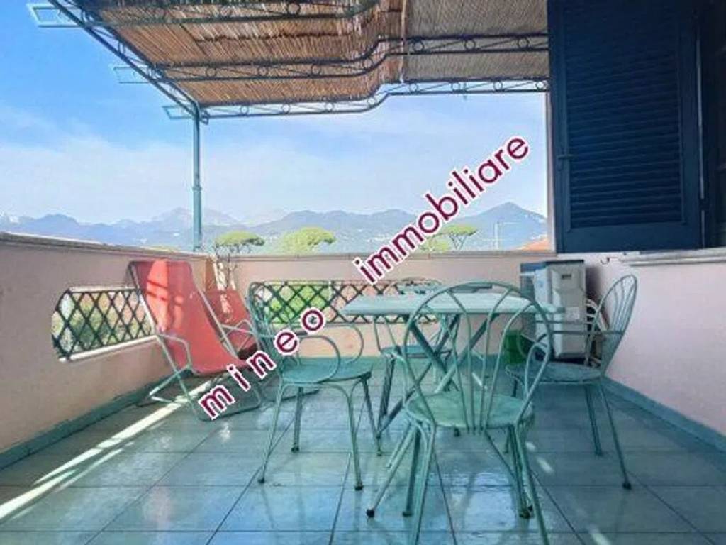 appartamento in vendita a Pietrasanta in zona Marina di Pietrasanta