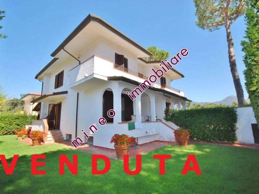 casa indipendente in vendita a Pietrasanta in zona Marina di Pietrasanta