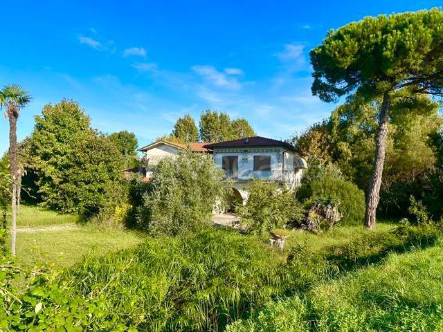 casa indipendente in vendita a Pietrasanta