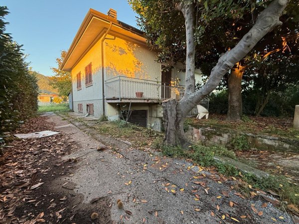 casa indipendente in vendita a Pietrasanta