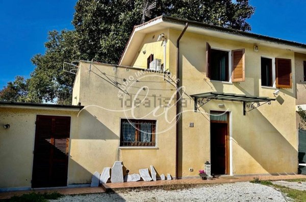 casa semindipendente in vendita a Pietrasanta