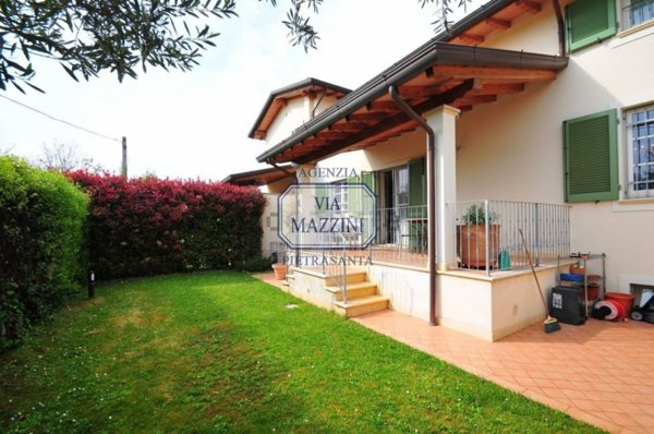 casa indipendente in vendita a Pietrasanta