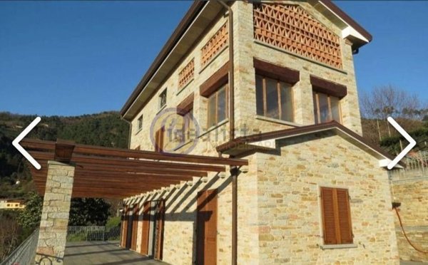 casale in vendita a Pietrasanta in zona Strettoia