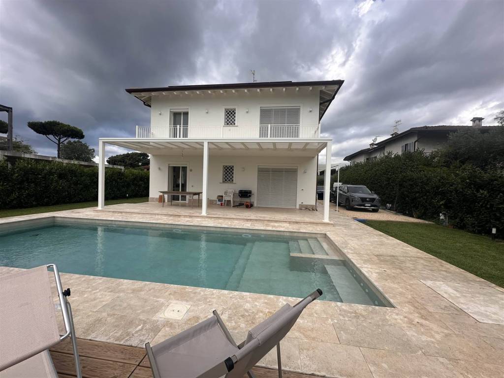casa indipendente in vendita a Pietrasanta