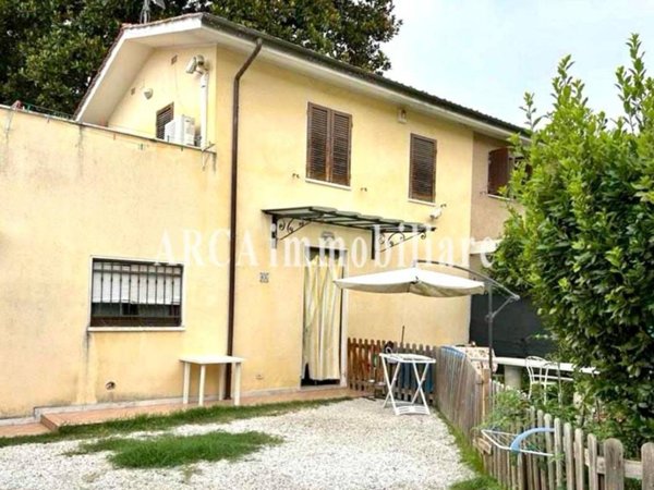 casa indipendente in vendita a Pietrasanta