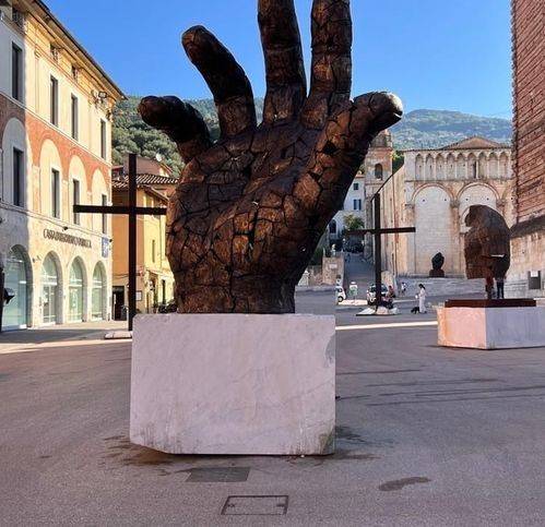 negozio in vendita a Pietrasanta