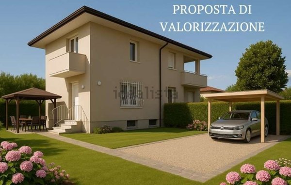 casa indipendente in vendita a Pietrasanta in zona Tonfano