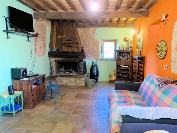 casale in vendita a Pietrasanta