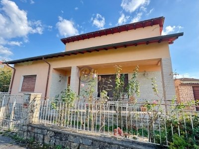 casa indipendente in vendita a Pietrasanta