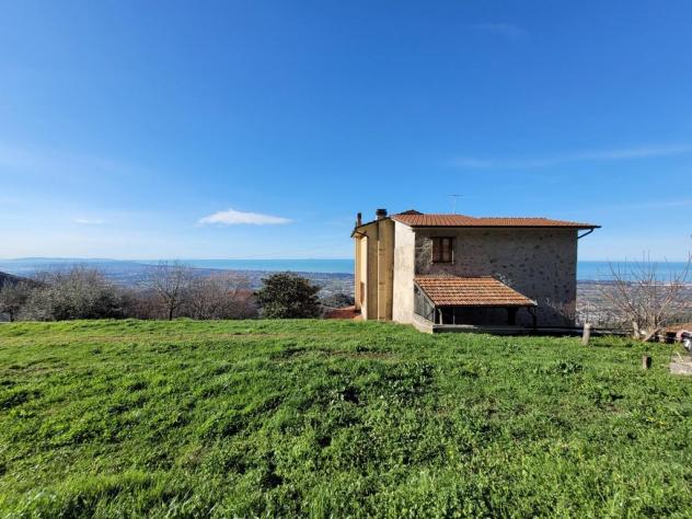 casale in vendita a Pietrasanta in zona Capezzano
