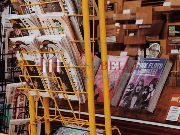 negozio in vendita a Pietrasanta in zona Fiumetto