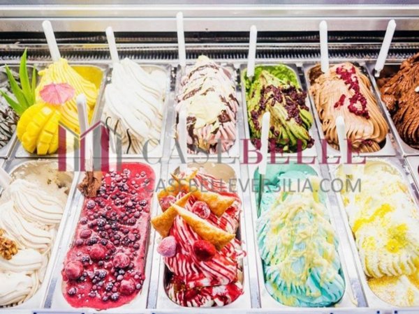 negozio in vendita a Pietrasanta