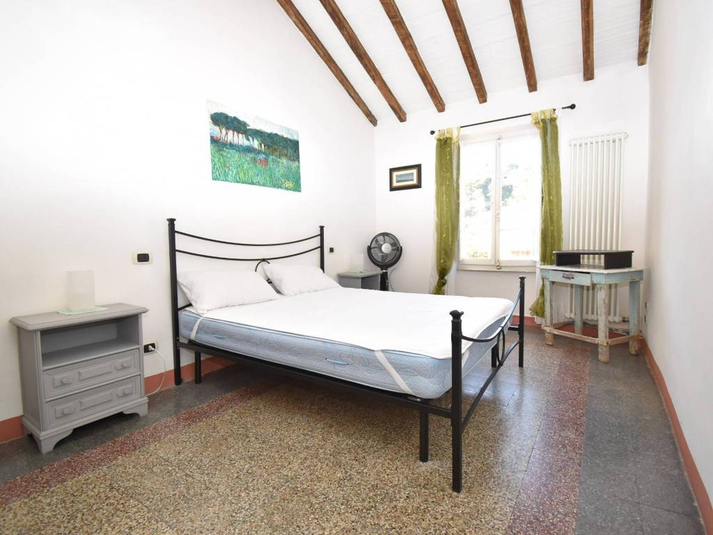 casa indipendente in vendita a Pietrasanta in zona Strettoia