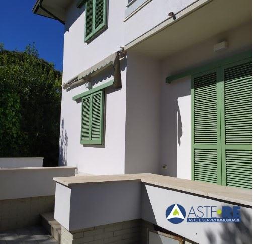 casa indipendente in vendita a Pietrasanta in zona Marina di Pietrasanta