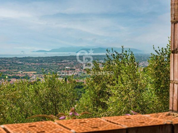 casa indipendente in vendita a Pietrasanta