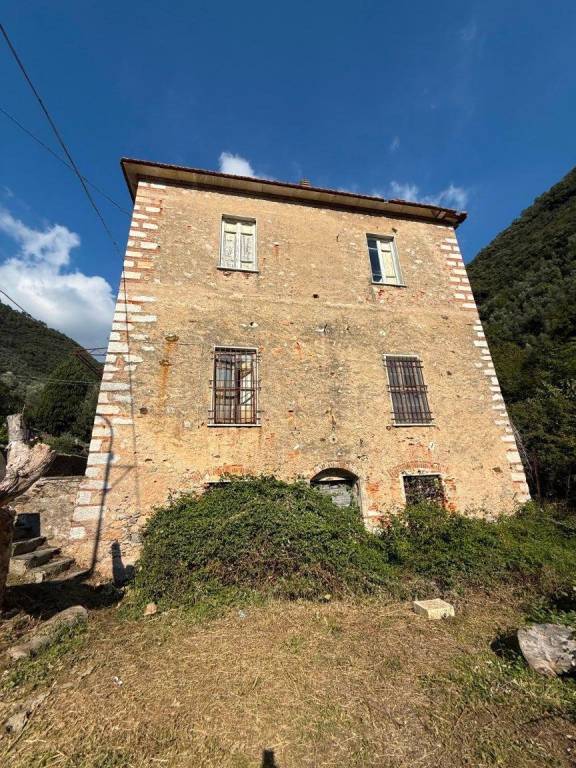 casa indipendente in vendita a Pietrasanta