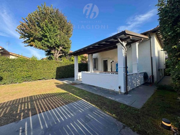 casa indipendente in vendita a Pietrasanta in zona Marina di Pietrasanta