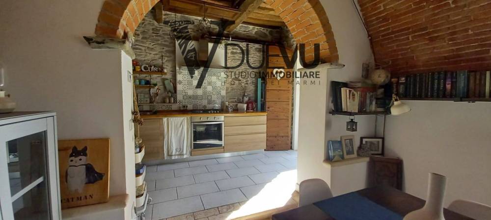 appartamento in vendita a Pietrasanta in zona Strettoia