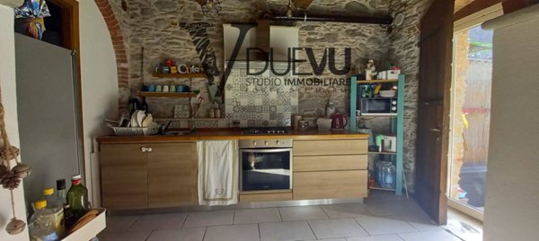 appartamento in vendita a Pietrasanta in zona Strettoia