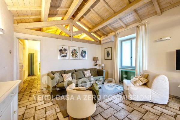 casa indipendente in vendita a Pietrasanta in zona Capriglia