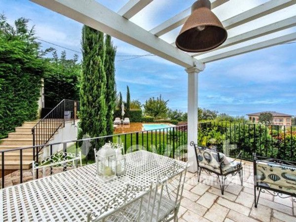 casa indipendente in vendita a Pietrasanta in zona Capriglia