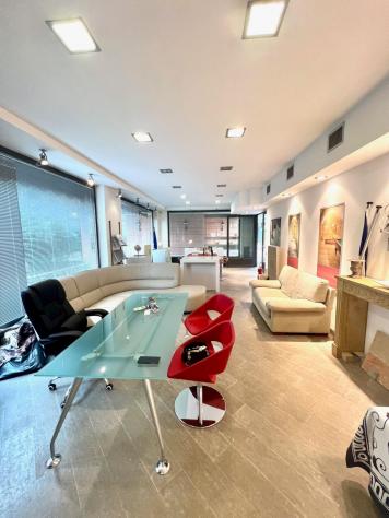 negozio in vendita a Pietrasanta