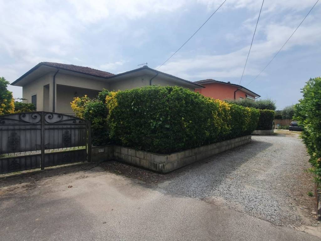 casa indipendente in vendita a Pietrasanta