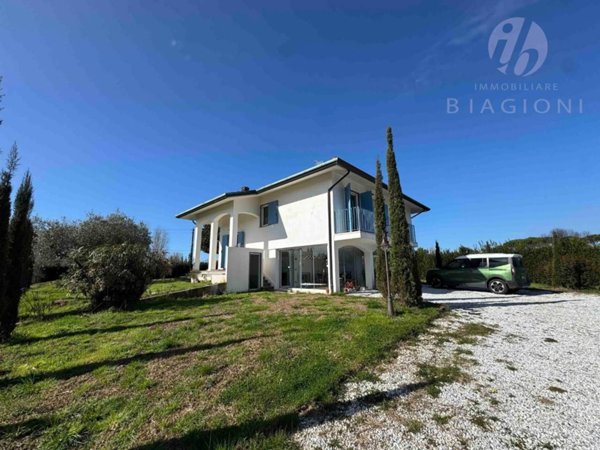 casa indipendente in vendita a Pietrasanta