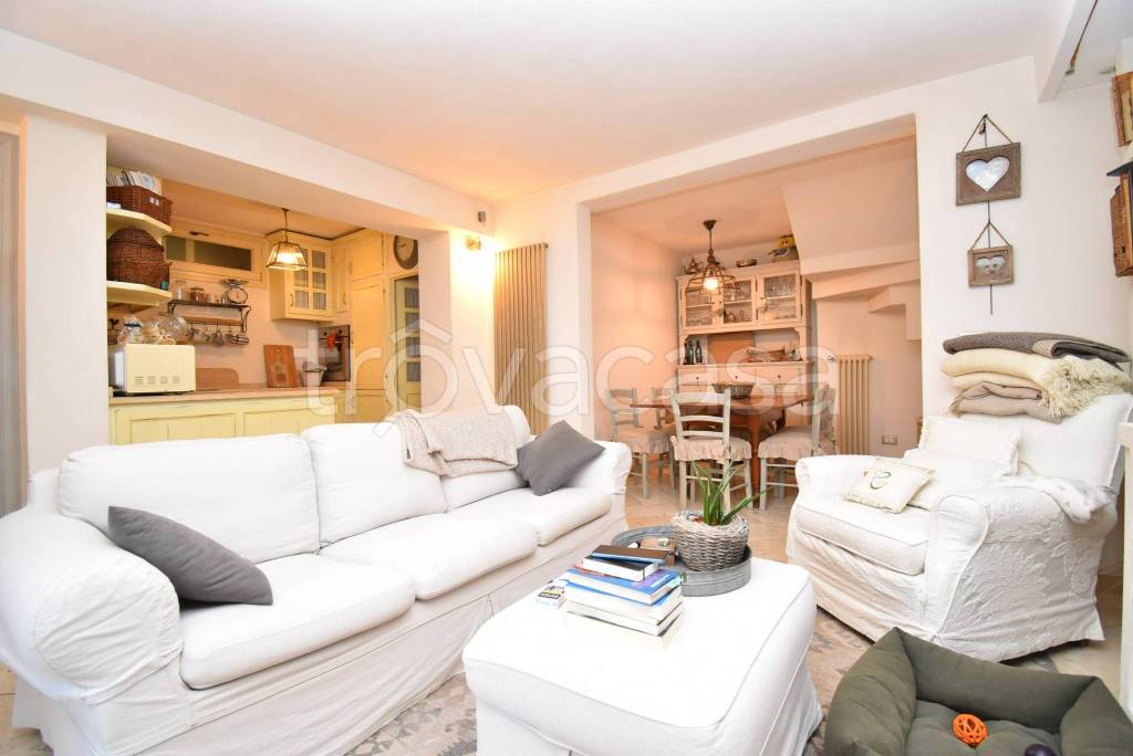 casa indipendente in vendita a Pietrasanta
