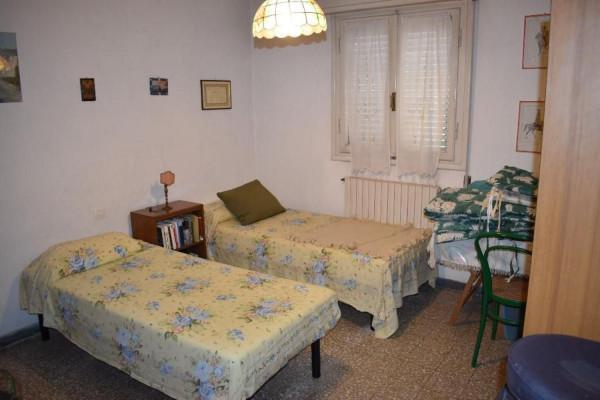 casa indipendente in vendita a Pietrasanta in zona Tonfano