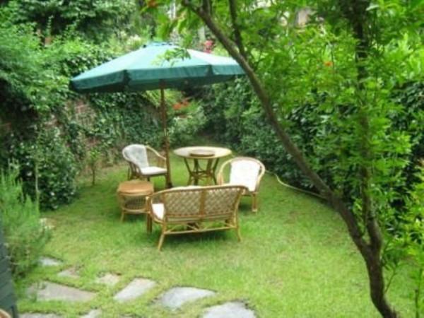 casa indipendente in vendita a Pietrasanta in zona Fiumetto