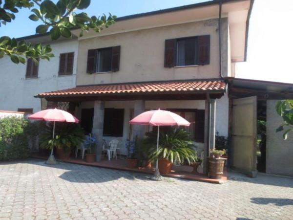 casa indipendente in vendita a Pietrasanta
