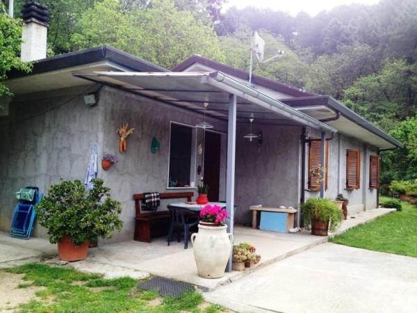 casa indipendente in vendita a Pietrasanta in zona Strettoia