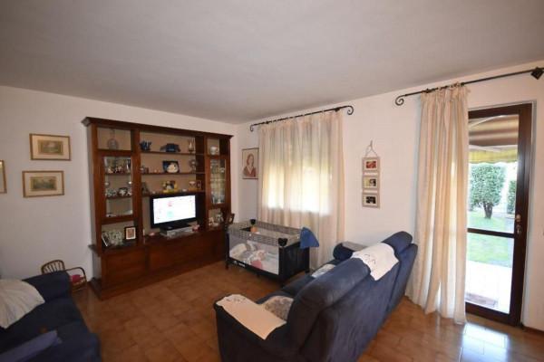 casa indipendente in vendita a Pietrasanta in zona Crociale