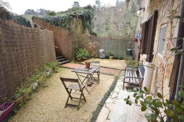 casa indipendente in vendita a Pietrasanta in zona Strettoia
