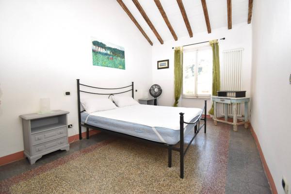 casa indipendente in vendita a Pietrasanta in zona Strettoia