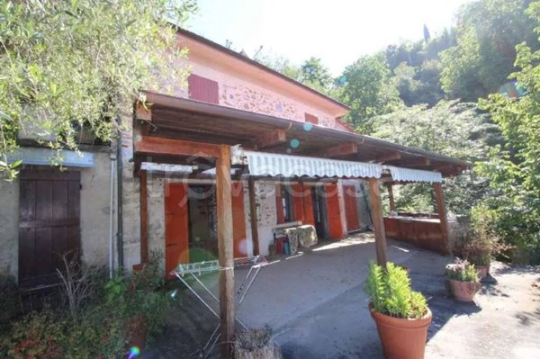 casa indipendente in vendita a Pietrasanta